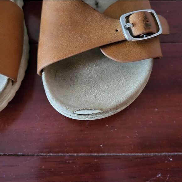 Cat & Jack tan leather toddler girl sandals - Picture 4 of 10